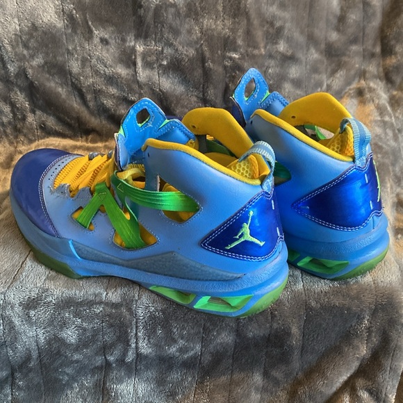 Nike - Jordan Melo M9 “Easter” Poison Green, University Blue 2012 - Picture 2 of 7